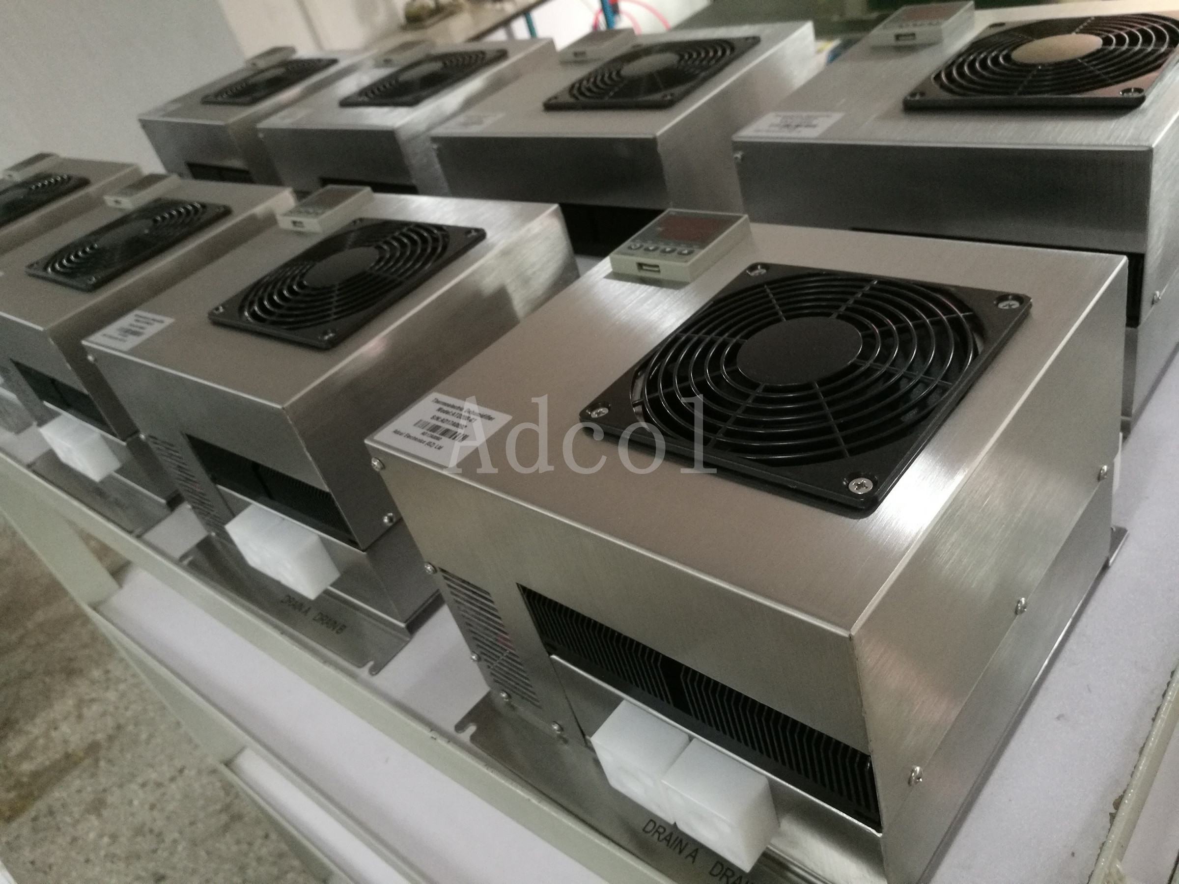Double Channels Thermoelectric Dehumidifier
